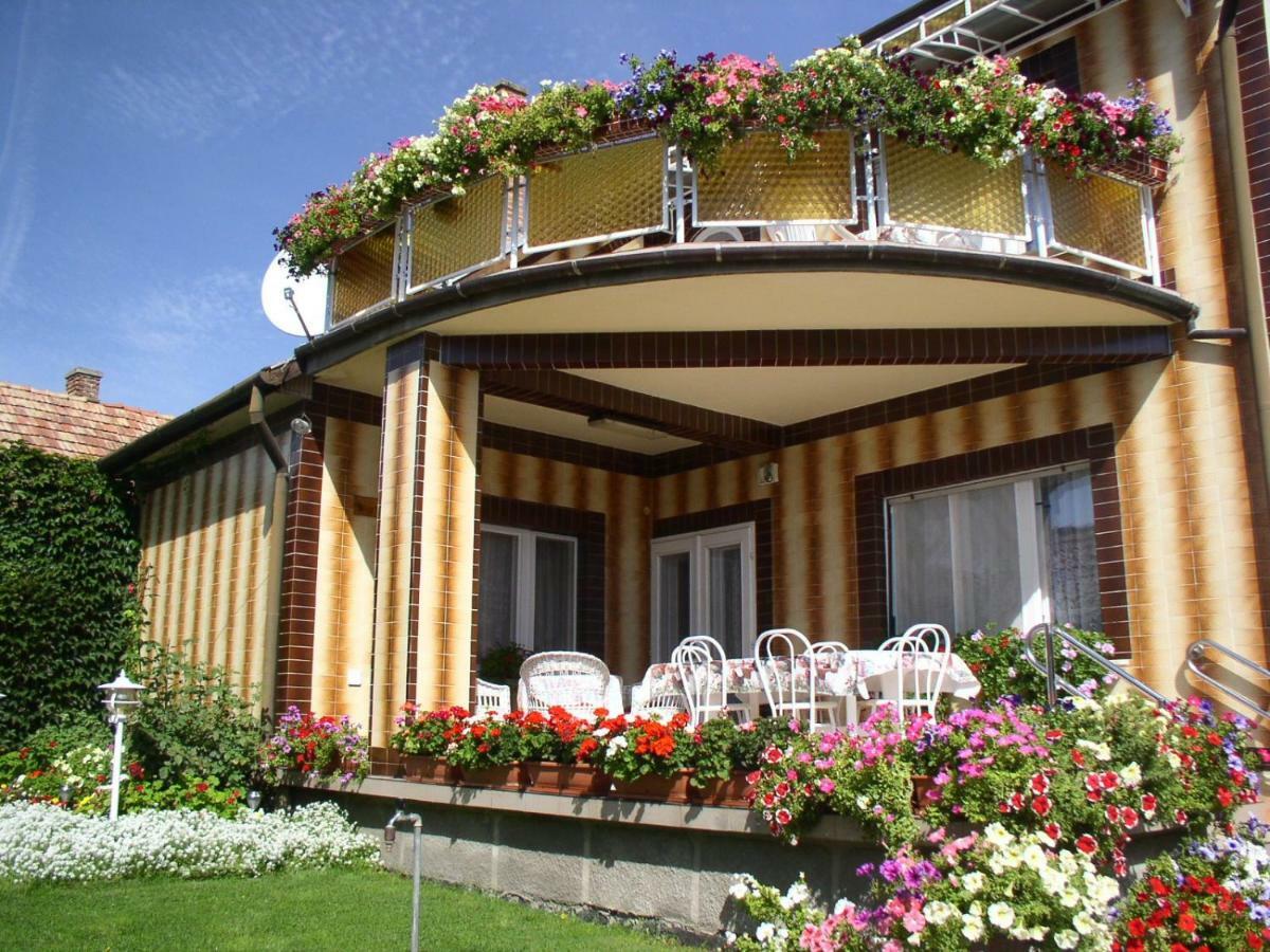 Amalia Apartman Jula Exterior foto