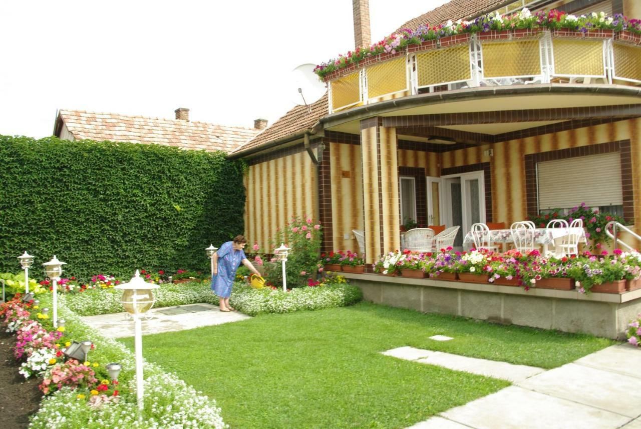 Amalia Apartman Jula Exterior foto
