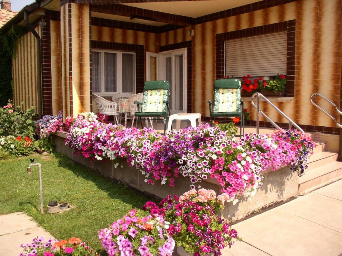 Amalia Apartman Jula Exterior foto