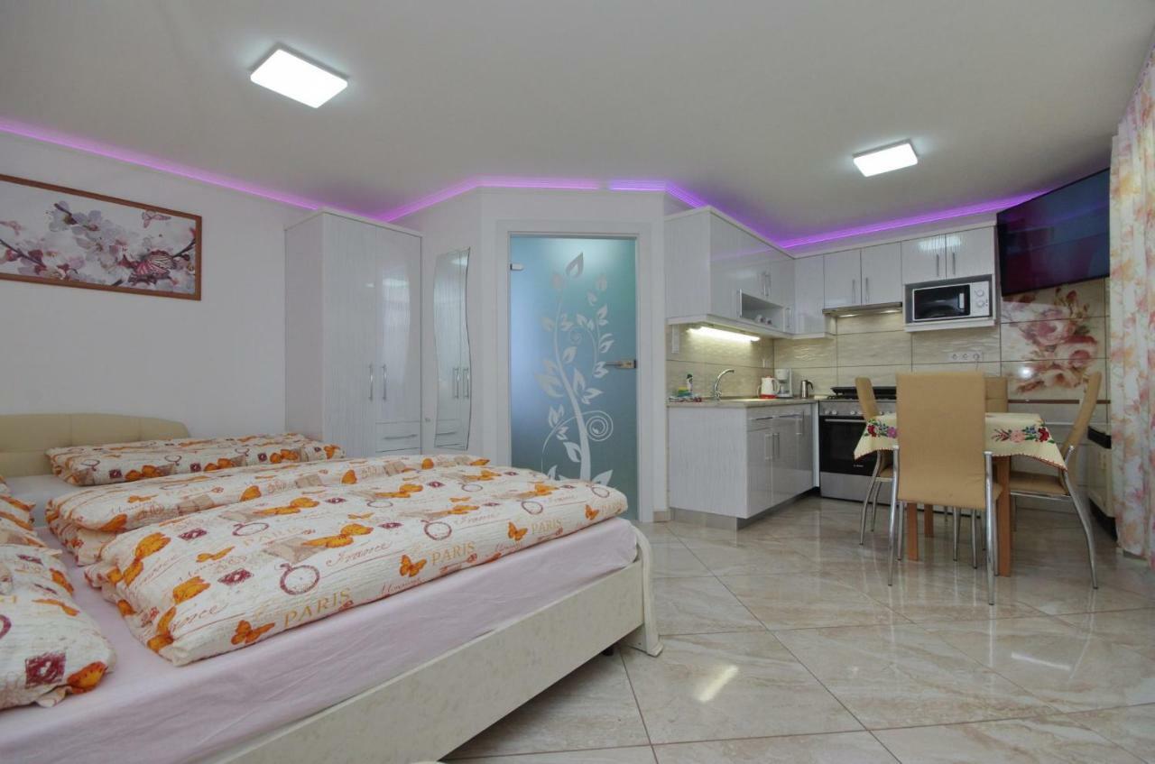 Amalia Apartman Jula Exterior foto