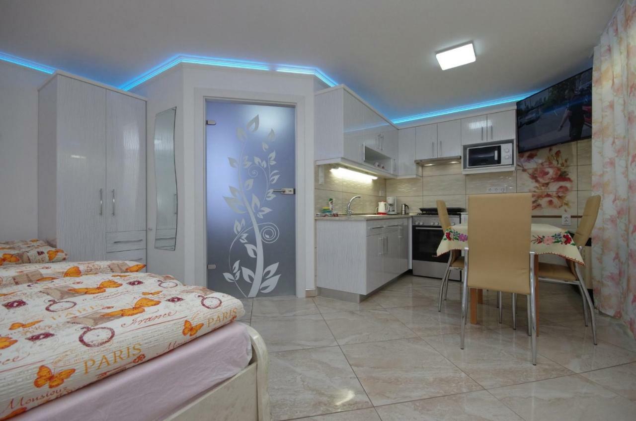 Amalia Apartman Jula Exterior foto